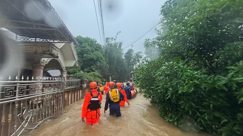 13 Dead as Floods, Landslides Devastate North Sumatra 🌧️