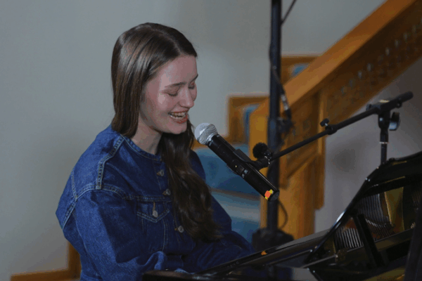 Norwegian Star Sigrid Lights Up China with Music Fusion 🎤🇳🇴🇨🇳 video poster