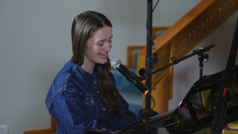 Norwegian Star Sigrid Lights Up China with Music Fusion 🎤🇳🇴🇨🇳 video poster