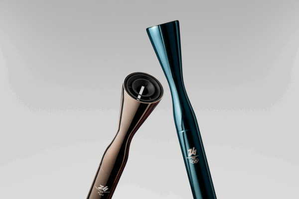 🌟 Zhang Boheng Leads China’s Torchbearers at 2026 Winter Olympics Relay 🏅