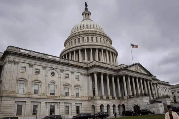 US Shutdown Crisis Hits Day 33: Economy, Troops, and Families at Risk 🚨🇺🇸