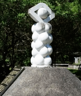 Taroko Monument Honors Taiwan's Indigenous Resistance Against Japanese Rule 🌿⚔️ video poster