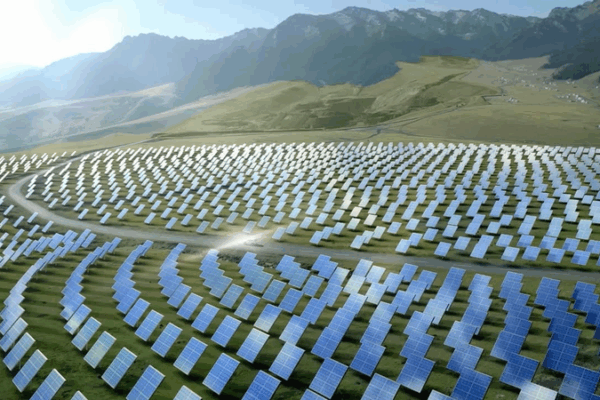 China’s Solar Great Wall Transforms Desert into Green Powerhouse 🌞🏜️