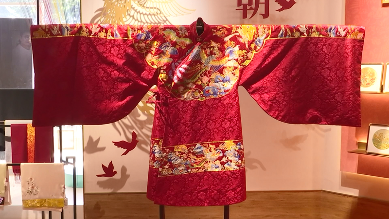 Nanjing Brocade Revives Tradition at Shanghai Expo 🌸✨ video poster