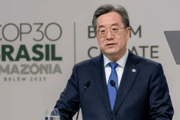 China Doubles Down on Green Goals 🌱: Carbon Peaking in Focus