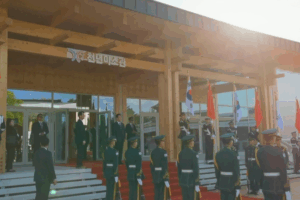 ROK President Lee Welcomes Xi Jinping at Ceremony 🌏🤝 video poster