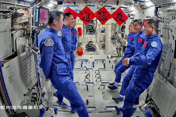 Shenzhou-20 Crew Prepares for Earth Return 🚀👩🚀
