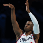 VVM982SY0YJ30VJN5JE9 - 🌍NewspaperAmigo – Your Global News Buddy 🗞️ Chris Paul Announces Retirement After Legendary 21-Year NBA Career 🌟🏀