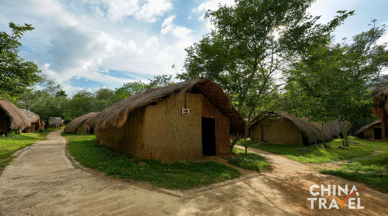 3YSJZWR7TCZCCQLFLAP3 - 🌍NewspaperAmigo – Your Global News Buddy 🗞️ Bai Cha Village: Guardians of Li Heritage in Hainan’s Modern Era 🌿🏡