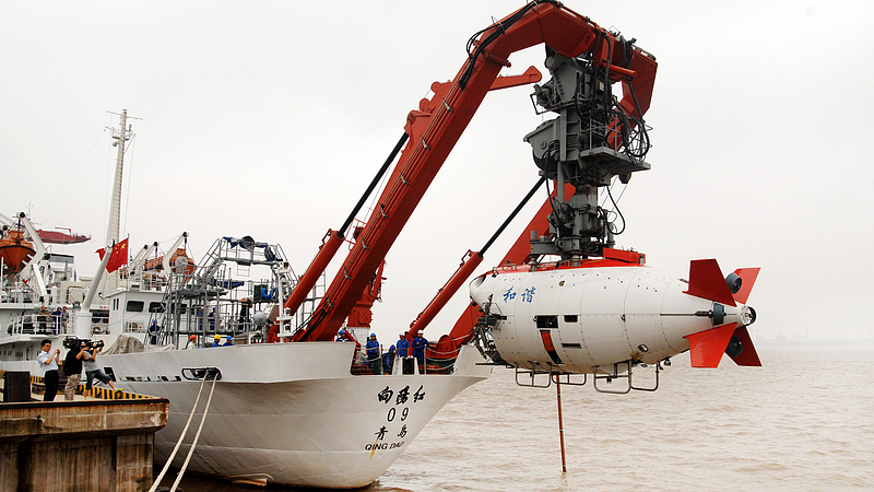 China’s Deep-Sea Submersibles Smash Records with 1,700+ Dives 🌊🔍
