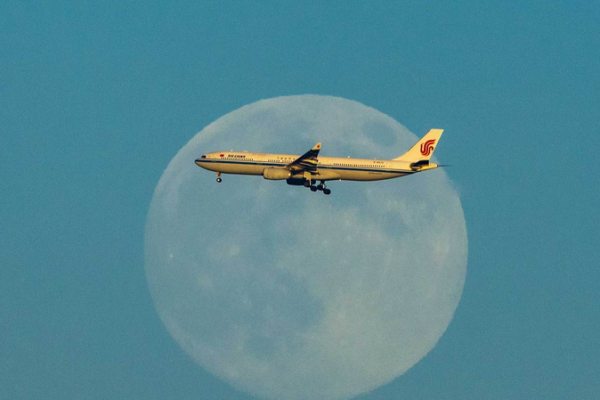 New China-Vietnam Flight Route Fuels ASEAN Trade Boom ✈️🌏