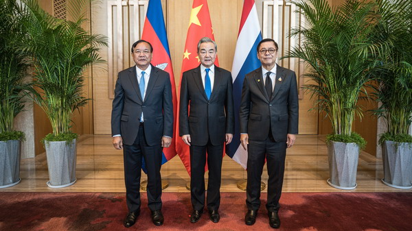 China Backs Cambodia-Thailand Peace Talks at Fuxian Meeting 🌏✌️