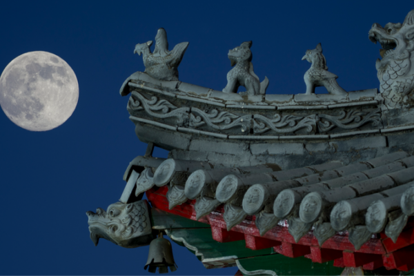 Last Supermoon of 2025 Dazzles as ‘Cold Moon’ Peaks 🌕