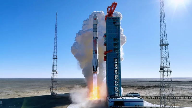 91XK3FNOQO4YRUP3BN8K - 🌍NewspaperAmigo – Your Global News Buddy 🗞️ China's Zhuque-3 Rocket Soars: A New Era in Reusable Space Tech 🚀