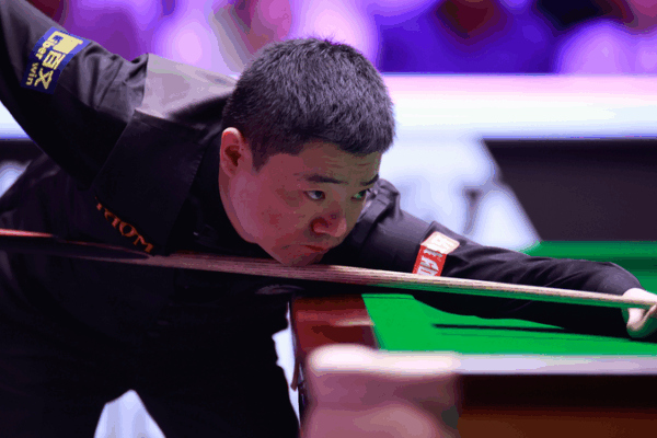 Ding Junhui Triumphs in All-Chinese UK Championship Clash 🎱