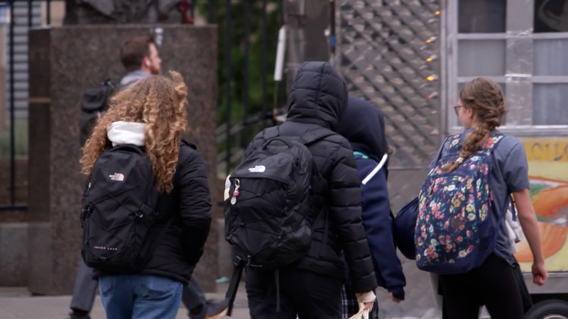 CG2V9WB2DN5JEATL25NN - 🌍NewspaperAmigo – Your Global News Buddy 🗞️ 📉 US Sees Drop in International Students Amid Policy Shifts video poster