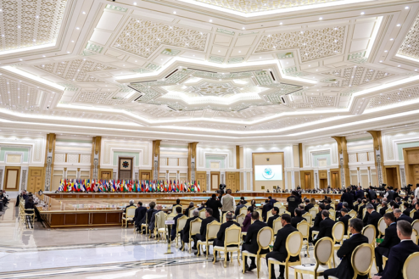 Xi Hails Global Peace Efforts at Turkmenistan Forum 🌍✌️