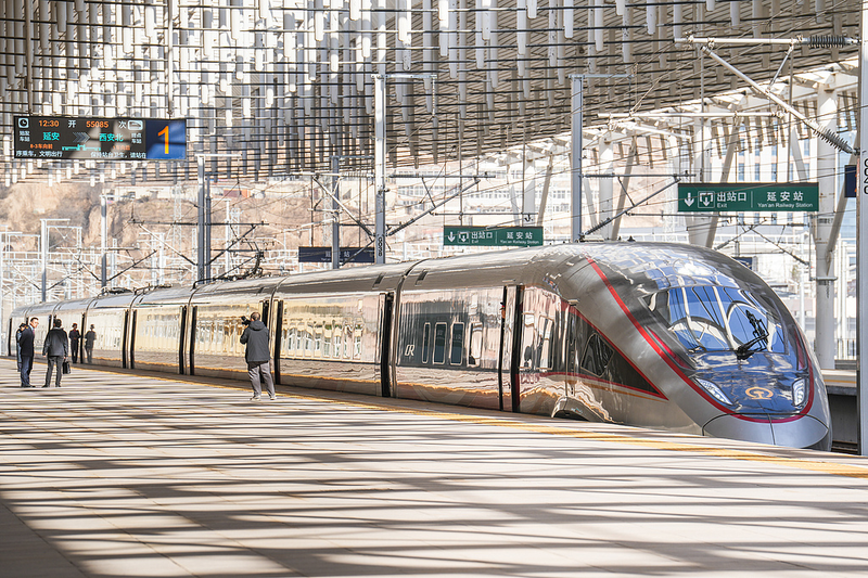 Xiyan High-Speed Rail Launches, Boosts Shaanxi's Growth 🚄 video poster