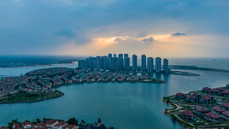 F8AUJJY21GMIK8Y1CS9F - 🌍NewspaperAmigo – Your Global News Buddy 🗞️ Hainan's Ocean Flower Island Blossoms as 2025 FTP Hub 🌺🏝️ video poster