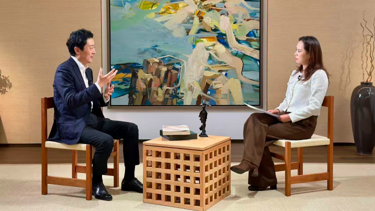 Lu Siqing's 'New Four Seasons' Tour Bridges East & West 🎻🌍 video poster