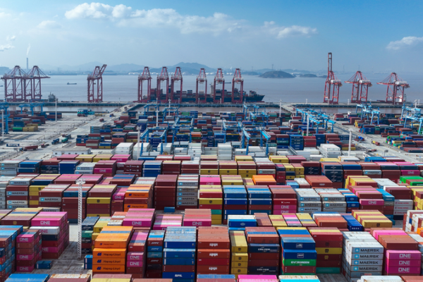 China’s $1 Trillion Trade Surplus: Global Shift, Not Strategy 🌏📈