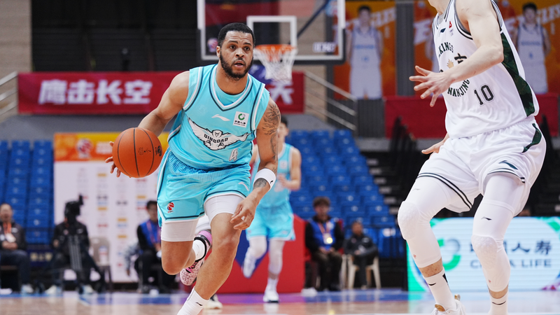 🔥 Quinndary Weatherspoon Drops 56 Points as Qingdao Eagles Soar to 3-0 Start 🏀