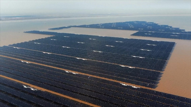 China Launches World’s Largest Offshore Solar Farm 🌞🌍