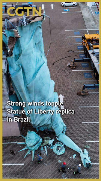 🇧🇷🗽 Statue of Liberty Replica Toppled by Storm in Brazil video poster