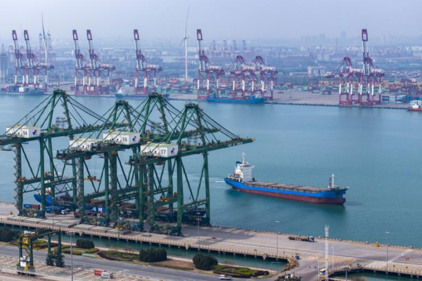 China's Trade Surplus: Debunking the Myths 🌏📉