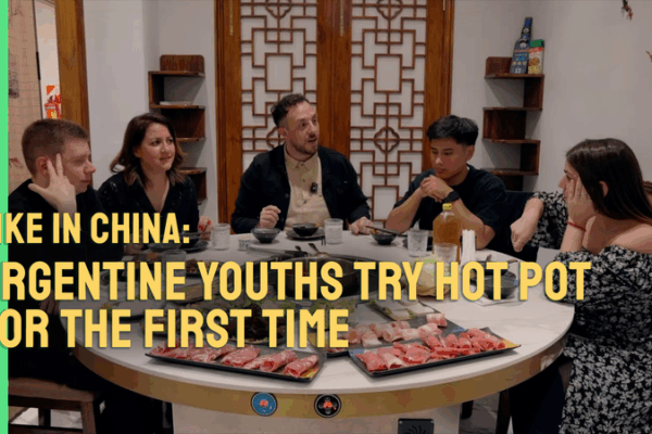 Argentine Youths Discover Chinese Hot Pot Magic 🍲✨ video poster