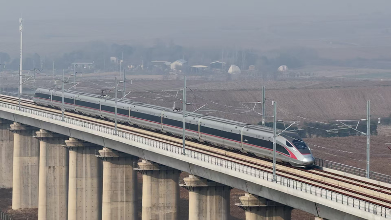UKFKAF3C0W1FNP1UOS0D - 🌍NewspaperAmigo – Your Global News Buddy 🗞️ 🚄 New High-Speed Rail Connects Central China, Slashes Travel Times!