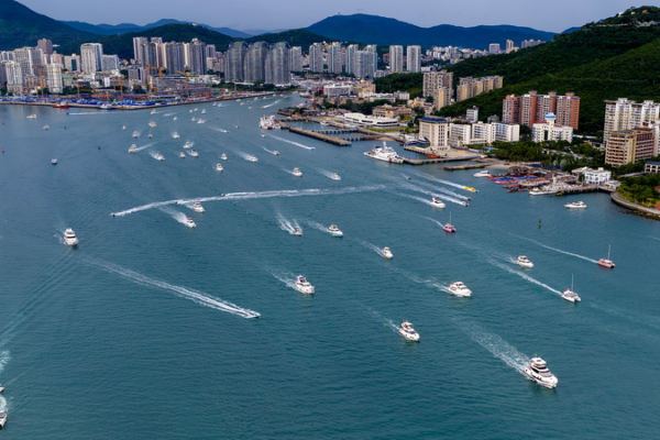 Hainan's Customs Overhaul: Open for Global Business 🌏✈️