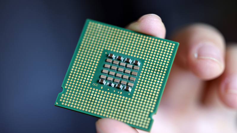 China Slams U.S. Chip Tariffs as Trade Tensions Escalate in 2025 🌏⚡