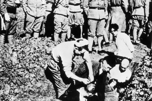 Remembering Nanjing: 300,000 Lives Lost, A Call for Peace 🌏✌️