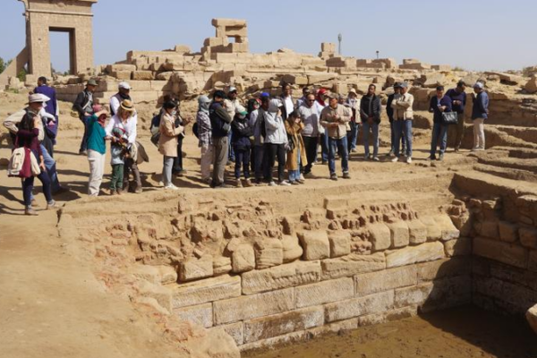Ancient 'Sacred Lake' Unearthed in Egypt by Chinese-Egyptian Team 🌍🔍