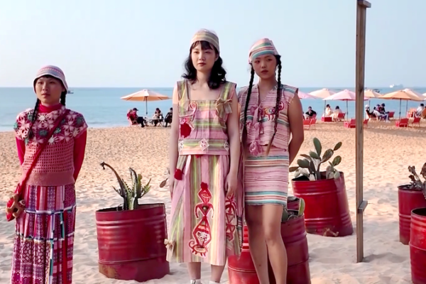 Hainan Fashion Show Celebrates Li Ethnic Heritage 🌺👗 video poster