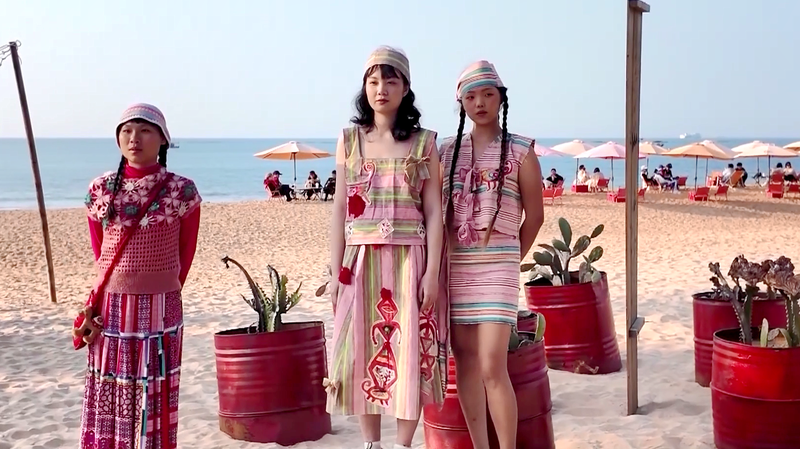 Hainan Fashion Show Celebrates Li Ethnic Heritage 🌺👗 video poster