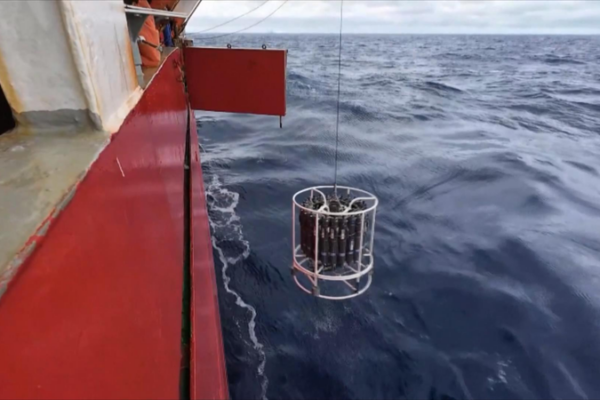 China's Antarctic Deep-Sea Quest Reveals Ocean Secrets 🌊❄️🔍