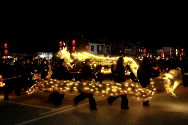🎉 Dragon Dances & Steamed Buns: Spring Fest Traditions Light Up 2026! video poster