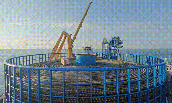 China’s 7,000-Tonne ‘Sea Dragon’ Powers Up Volcanic Island