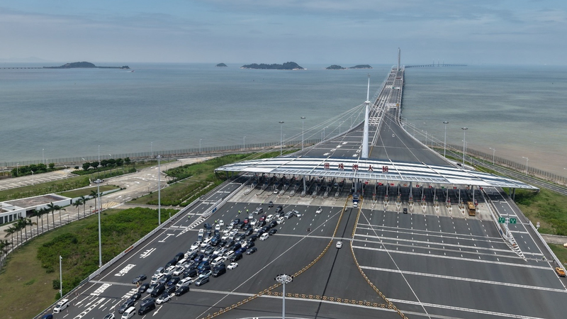 4TNRWGPVI8PO2HV1LSZL - 🌍NewspaperAmigo – Your Global News Buddy 🗞️ Hong Kong-Zhuhai-Macao Bridge Hits 100 Million Trips 🚗🌉