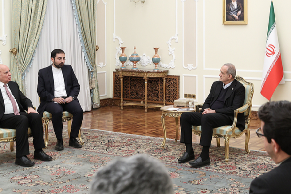 Iraq Calls on EU to Share Responsibility for IS Detainees 🌍⚖️