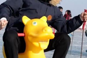 Xinjiang's Bosten Lake Becomes Ultimate Winter Playground ❄️🏔️ video poster