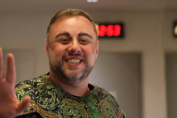 Exclusive: Turandot's Prince Calaf Reveals Backstage Secrets in Chongqing 🎭 video poster