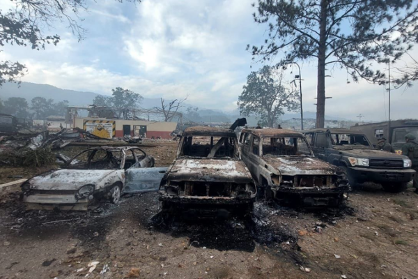 🇲🇽 Student Slams U.S. Venezuela Move: 'Resource Grab' 🌎 video poster