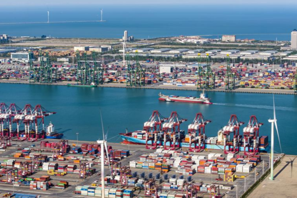 China’s 2025 Growth Beats Forecasts: What’s Next for 2026?