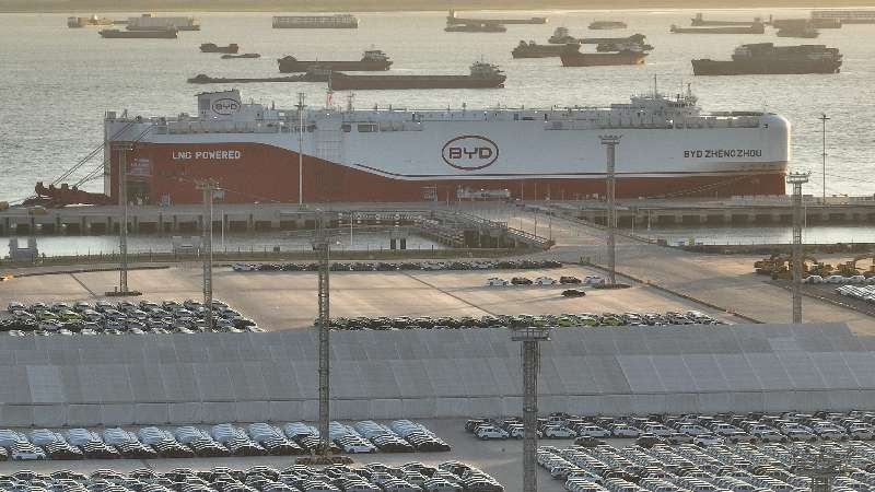 DPS9XICJ2ZEXP3PDDH39 - 🌍NewspaperAmigo – Your Global News Buddy 🗞️ BYD Drives Past Tesla as World’s Top EV Maker in 2025 🚗⚡