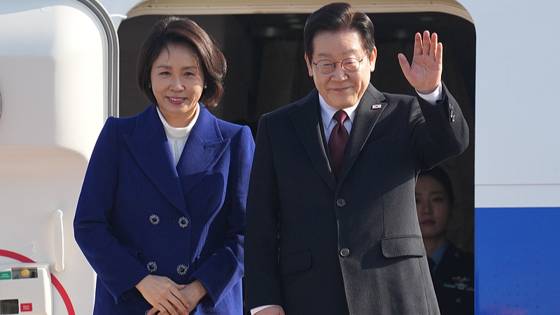 E3R00Z8OML5CR8P5JMQS - 🌍NewspaperAmigo – Your Global News Buddy 🗞️ ROK Charts Sustainable Future with China Amid Tech & Trade Shifts 🌏⚡