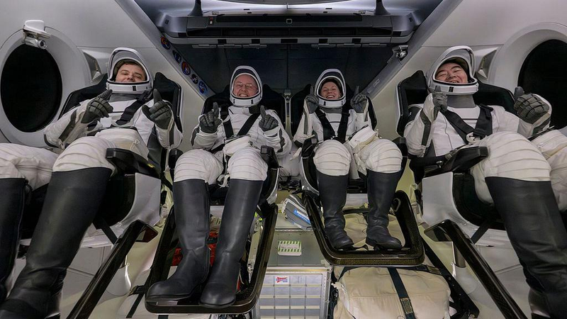 Historic ISS Medical Evacuation: Crew Safely Returns to Earth 🌍🚀