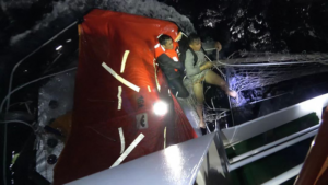 China Coast Guard Rescues 17 Filipino Crew Members Near Huangyan Dao 🌊🚨